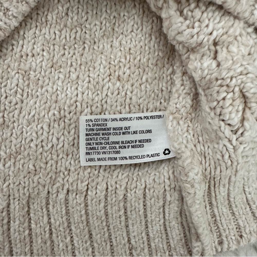 Sweater - Picture 6 of 7